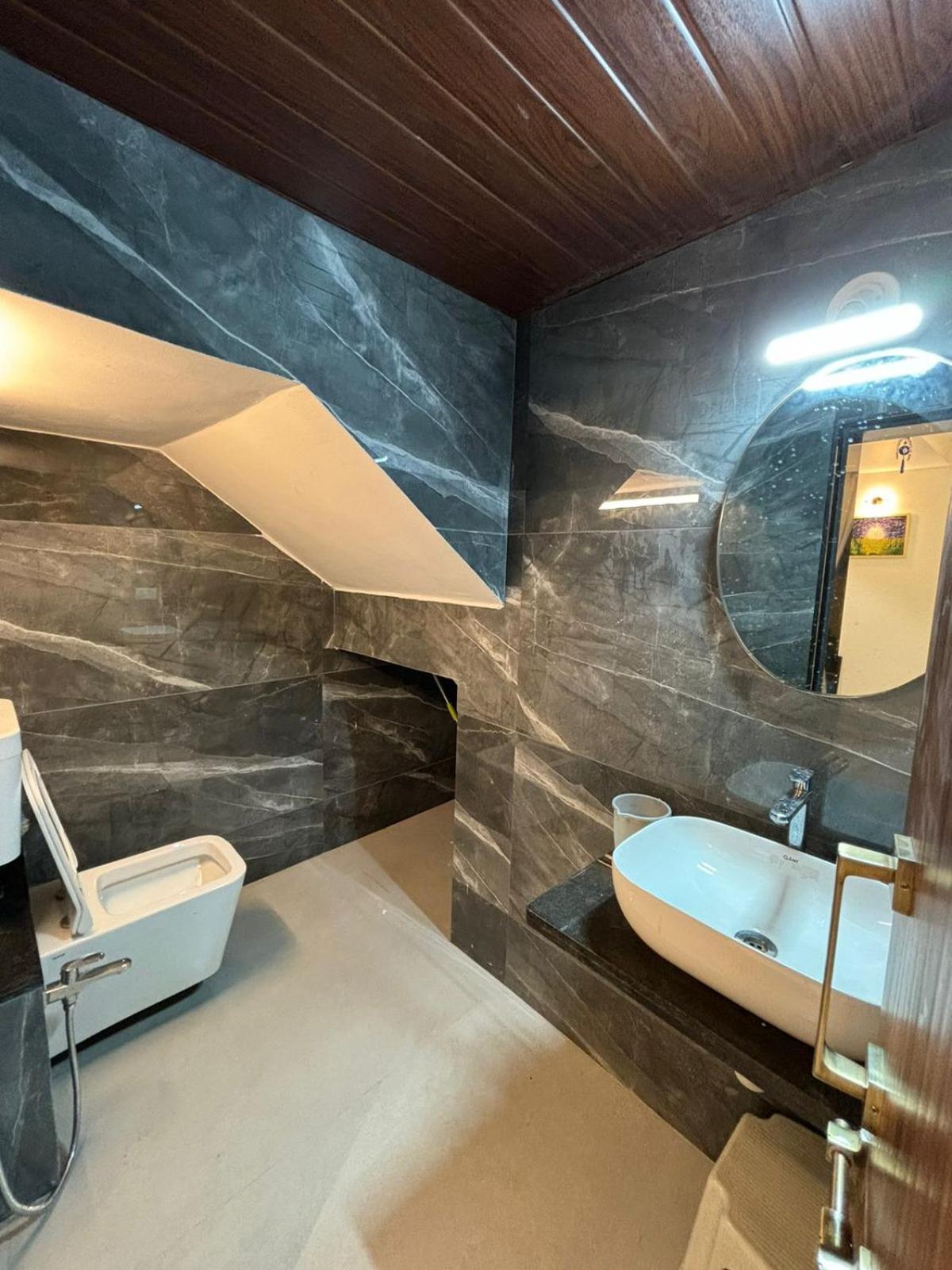 Ll Golden Leaf Ll 3Bhk Ll Ac Ll Villa โลนาวาลา ภายนอก รูปภาพ